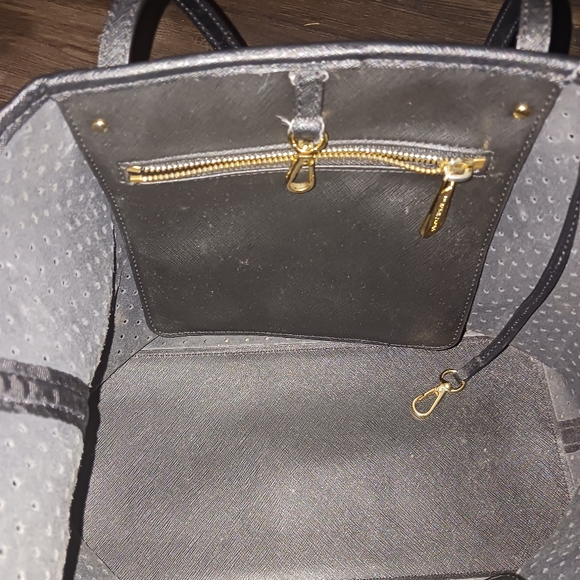 MICHAEL KORS BLACK HANDBAG PURSE SHOULDER BAG EXC SHAPE - Picture 4 of 4